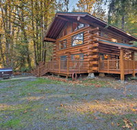 Custom Riverfront Log Home near Stevens Pass - USA Accommodation