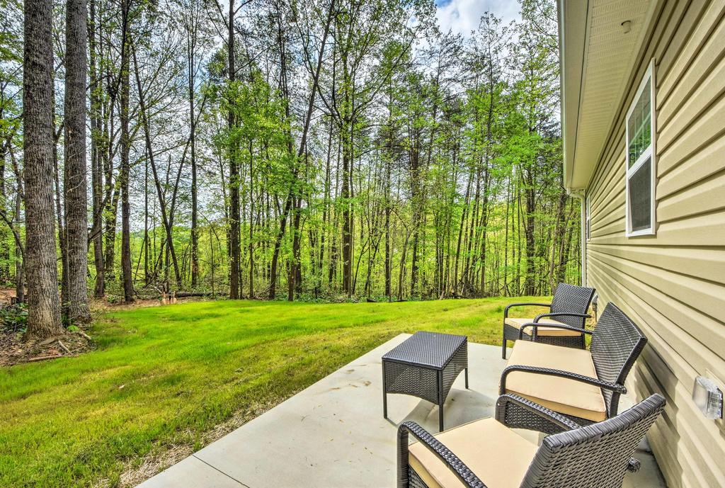 Dahlonega Home With Yard Near Hiking And Downtown - thumb 2