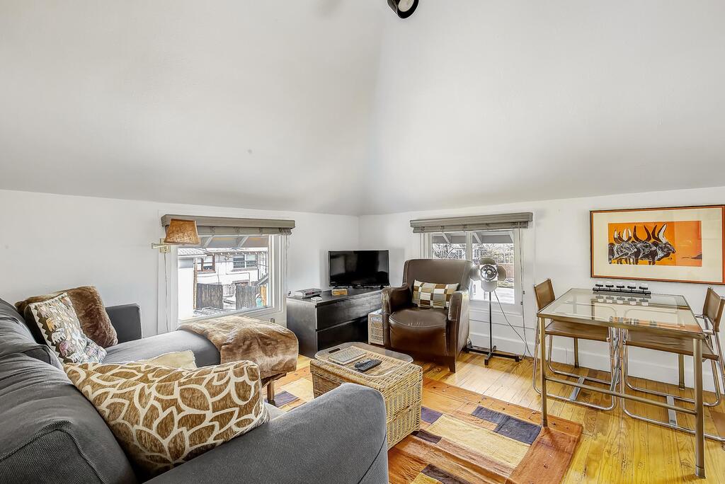 Darling Detached Villa In Heart Of Cap Hill - thumb 1