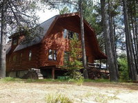 Dawn Lakeside Log Cabin - Private Beach - Dock on Lake Cascade - Pet Friendly Hotels Santiago