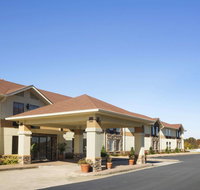 Days Inn  Suites by Wyndham Commerce - USA Accommodation