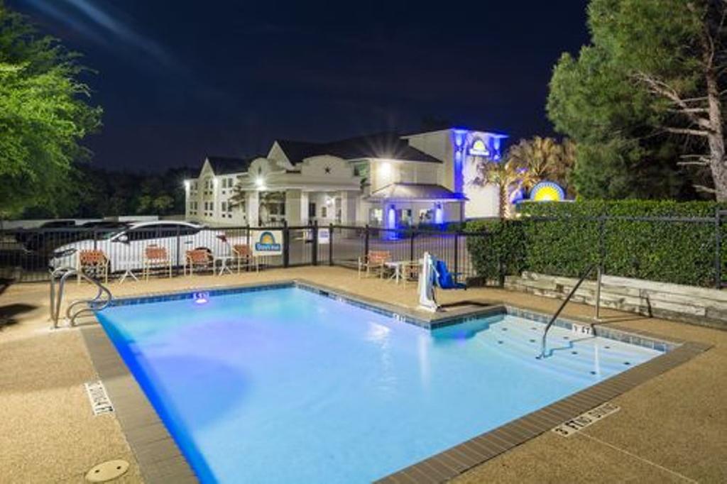 Days Inn By Wyndham Arlington - thumb 2