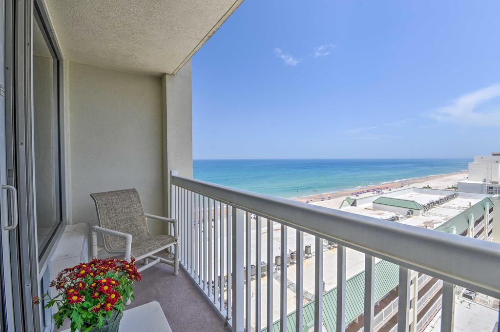 Daytona Beach Oceanfront Condo With Amenities! - thumb 0