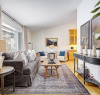 Dazzling Home with Huge Kitchen and Backyard Oasis - Tourism Bookings