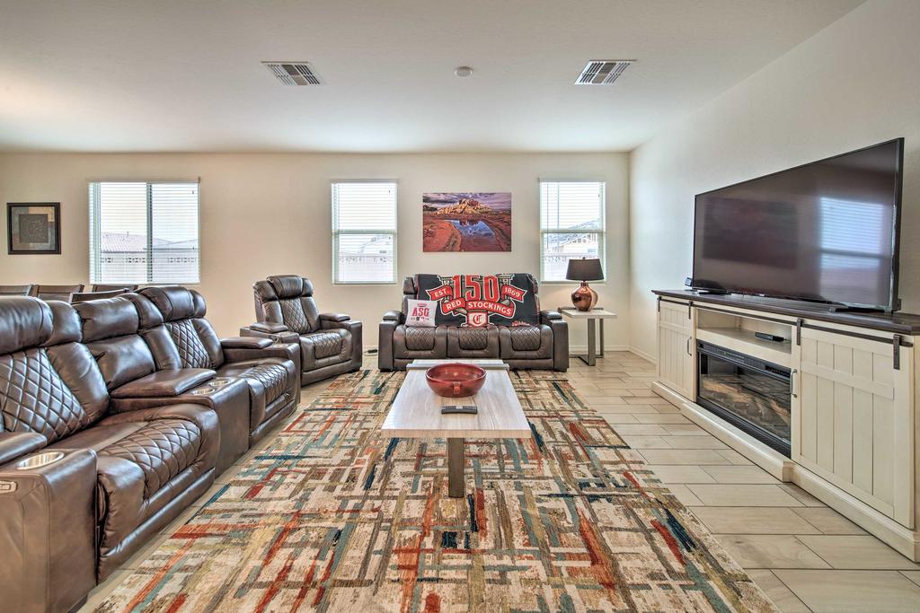 Desert Den With Pool - 3Mi To Goodyear Ballpark! - thumb 3