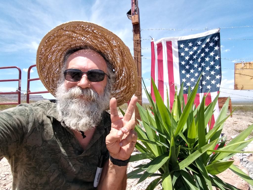 Desert Gardens Oasis At Lobo, Texas - thumb 3