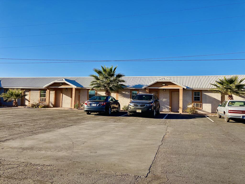 Desert Inn - thumb 2