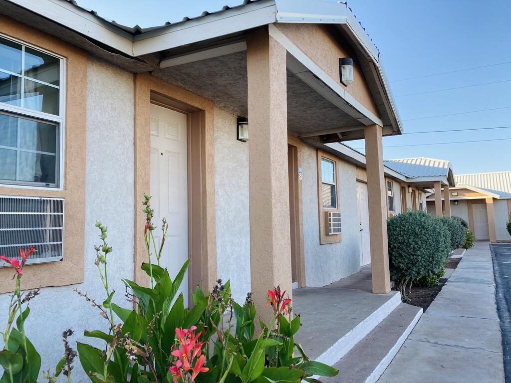 Desert Inn - thumb 0