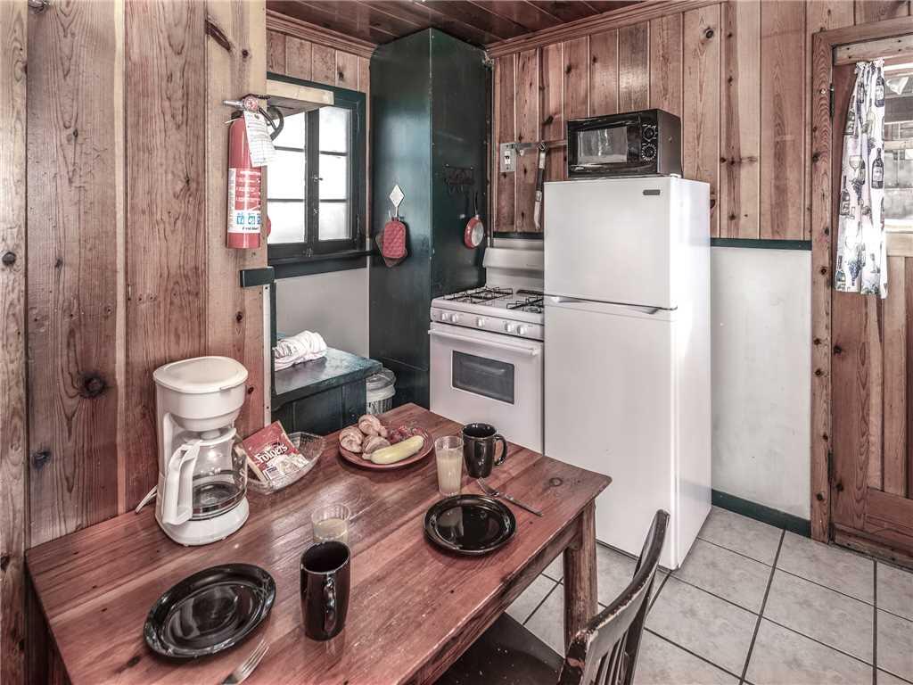 Destiny Cabin, 2 Bedrooms, Fireplace, Midtown, Sleeps 7 - thumb 3