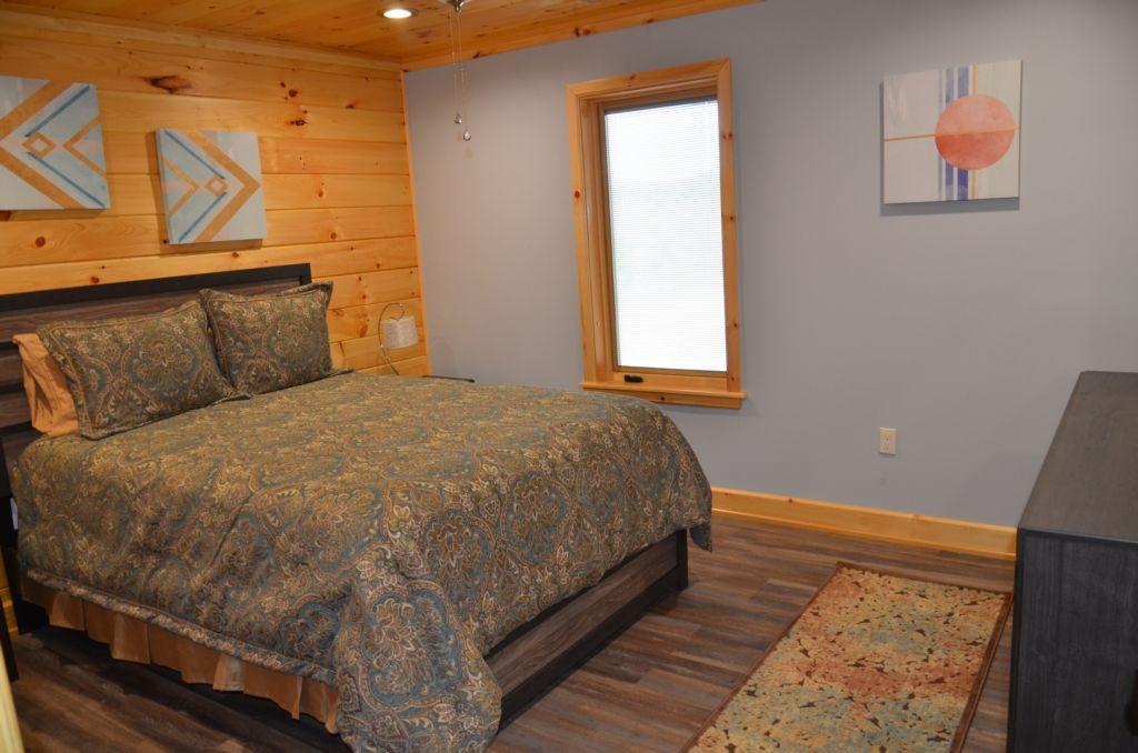 Diamond Bear - 4 Bedrooms, 3.5 Baths, Sleeps 8 Home - thumb 3