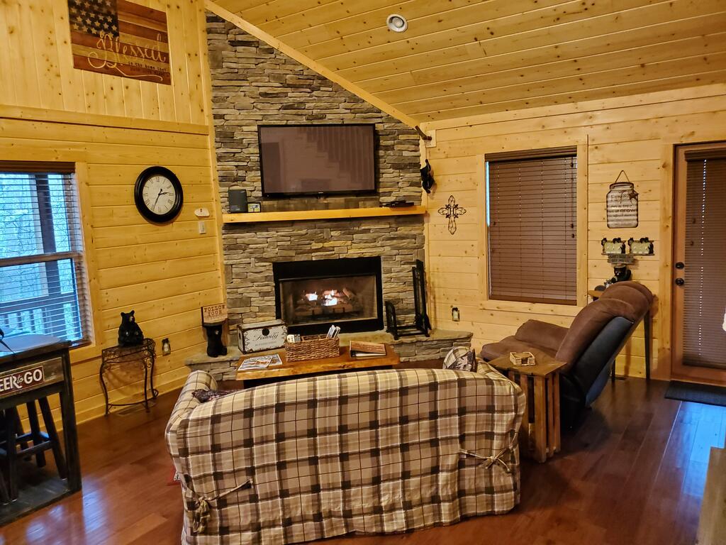 DOGWOOD DREAM - Amazing Family Retreat Surrounded By Mountain Laurels - thumb 1