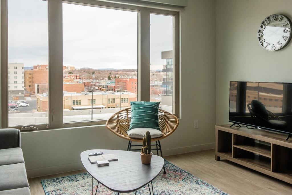 Downtown 2 BR With Wifi By Frontdesk - thumb 2