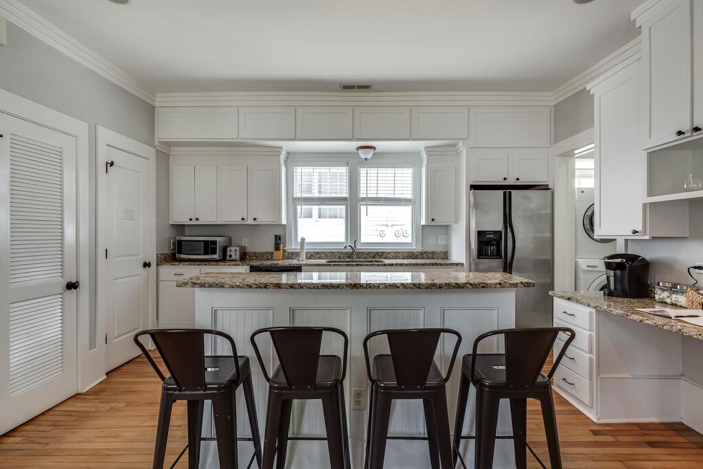 Downtown Home Centrally Located - thumb 2