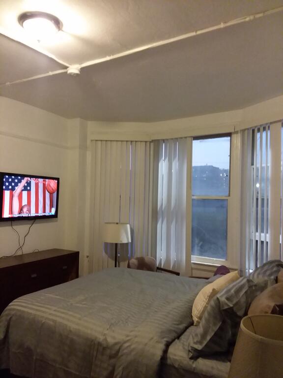 Downtown LA Private Room - thumb 3