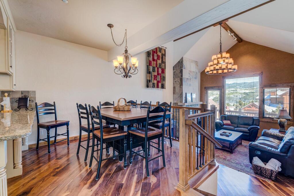 Downtown Luxury Chalet #1240 Near Resort With Hot Tub - FREE Activities Daily, WiFi & Shuttle - thumb 3