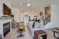 Downtown Luxury Loft 6 Near Resort With Huge Hot Tub - FREE Activities Daily WiFi  Shuttle Tourism Bookings