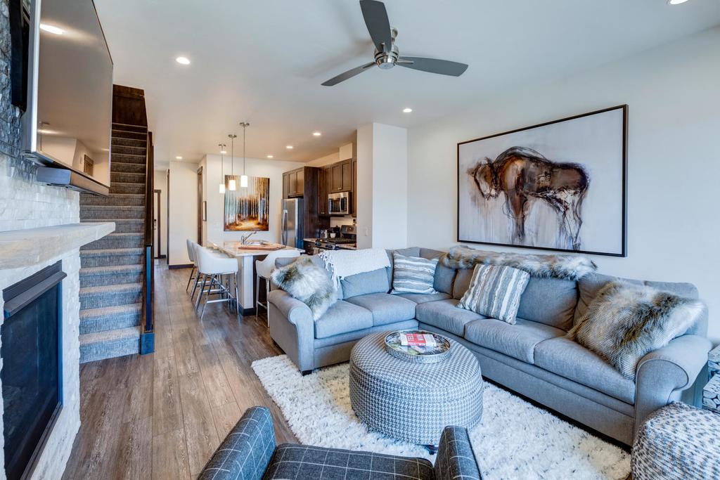 Downtown Luxury Villa #296 Near Resort With Rooftop Hot Tub - FREE Activities Daily, WiFi & Shuttle - thumb 0