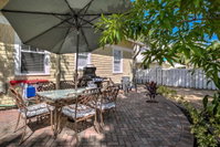 Downtown Stuart Home - Minutes to Beach  Dining Students Accommodation