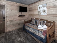 Eagle Creek Cabin 1 Flat-screen TV Fire Pit Kitchenette Sleeps 4 Tourism Bookings