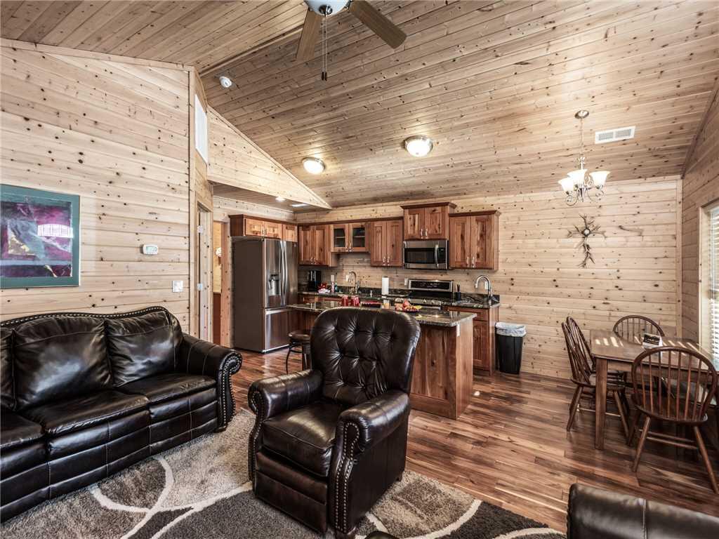 Eagle Creek Cabin 5, 1 Bedroom, Hot Tub, Grill, Fire Pit, Sleeps 4 - thumb 2