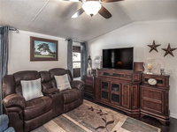 Eagle Creek Cabin 6 2 Bedrooms Hot tub Fire Pit Grill Sleeps 8 Tourism Bookings