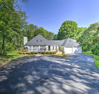 East Falmouth House - 4 Mi to Menauhant Beach - Tourism Bookings