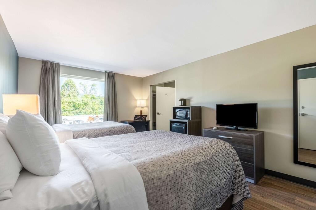 Econo Lodge - thumb 2