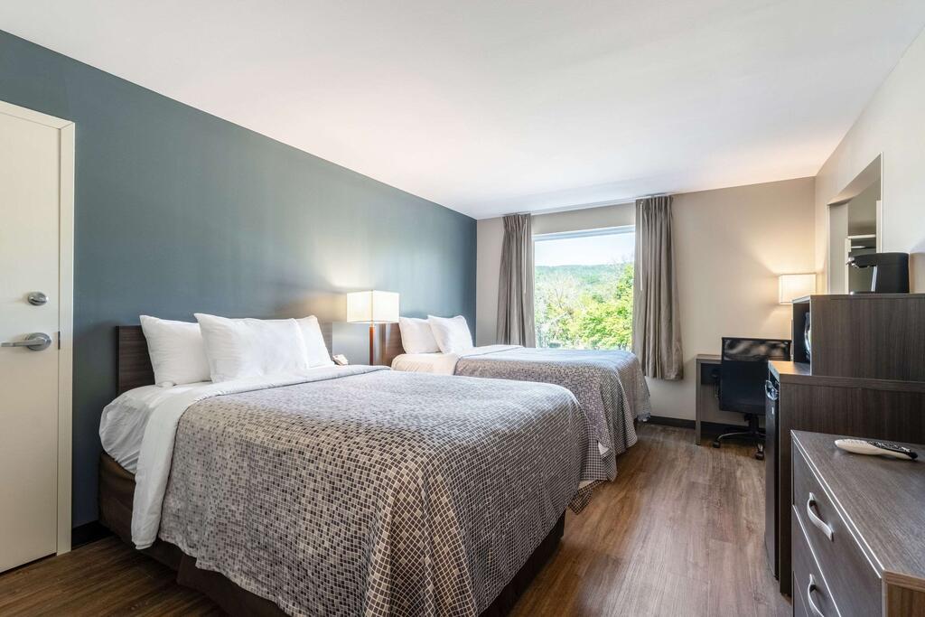 Econo Lodge - thumb 3