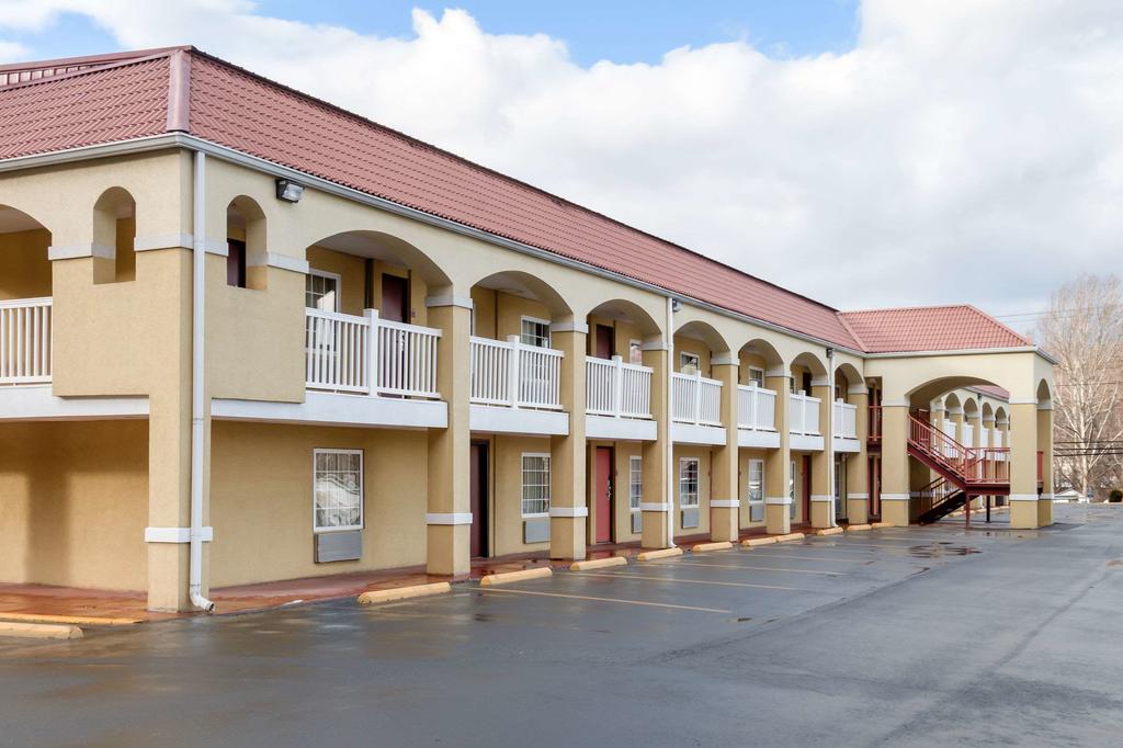 Econo Lodge - thumb 3