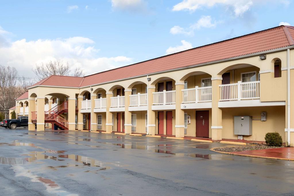 Econo Lodge - thumb 2