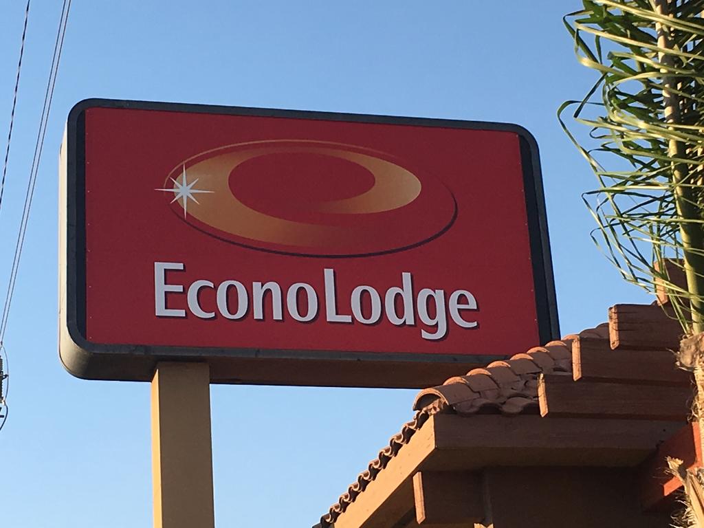 Econo Lodge - thumb 0