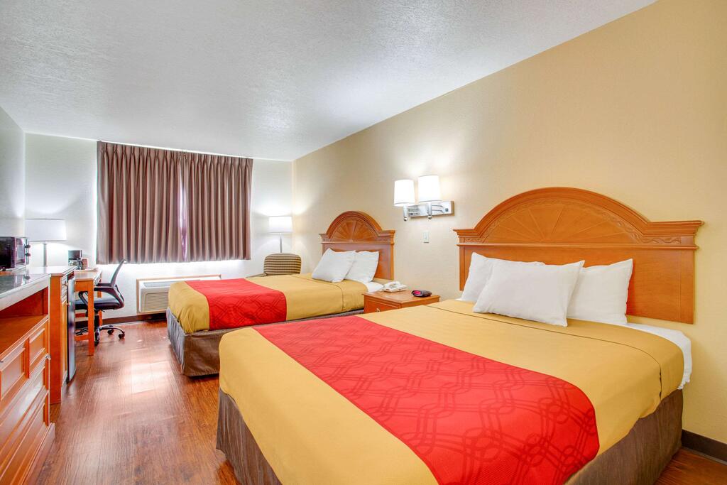Econo Lodge Inn & Suites - thumb 1
