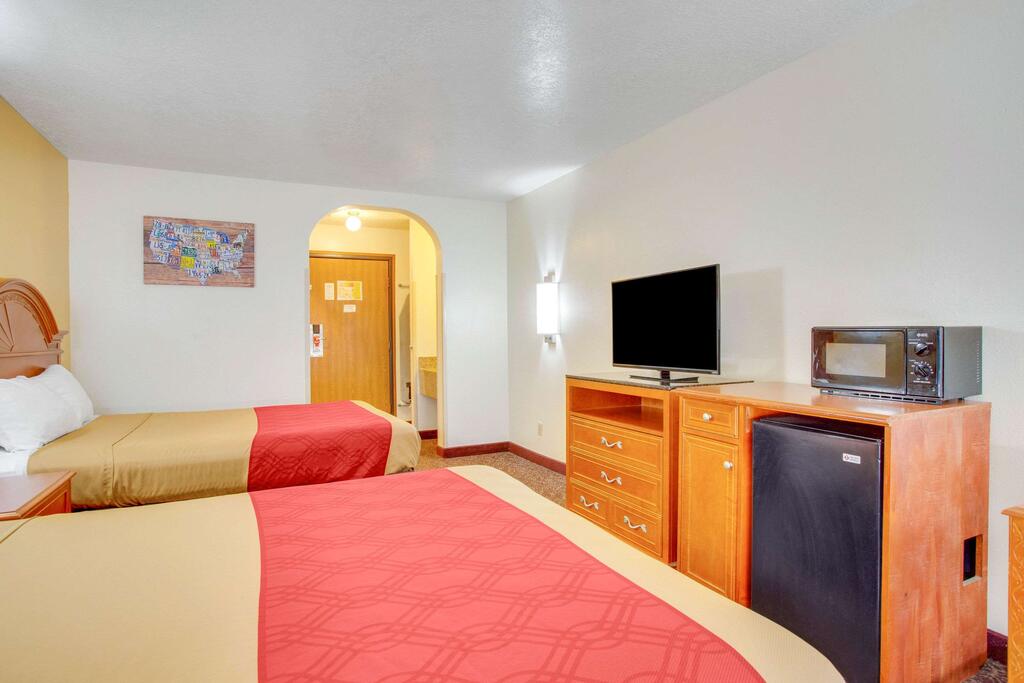 Econo Lodge Inn & Suites - thumb 2