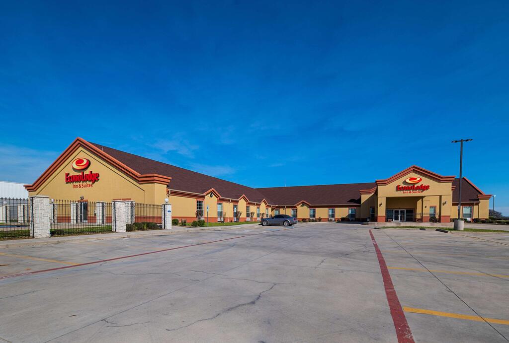 Econo Lodge Inn & Suites Bridgeport - thumb 0