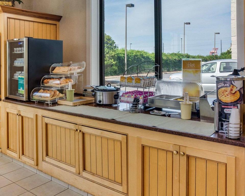 Econo Lodge Naval Station Norfolk - thumb 2