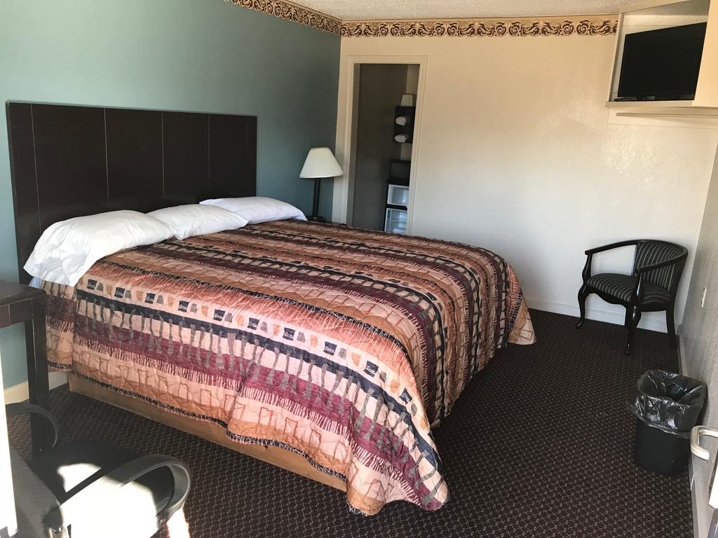 Economy Inn - thumb 3