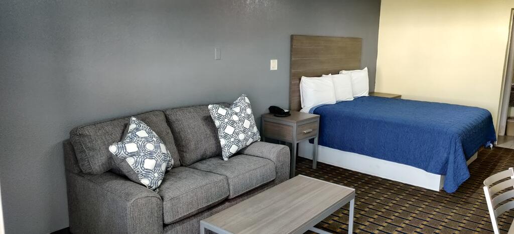 Economy Inn Motel - thumb 0