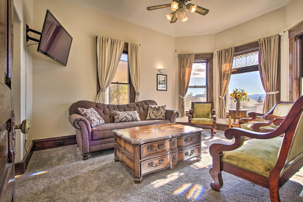 Elegant Butte Getaway - Walk To Historic Uptown! - thumb 3