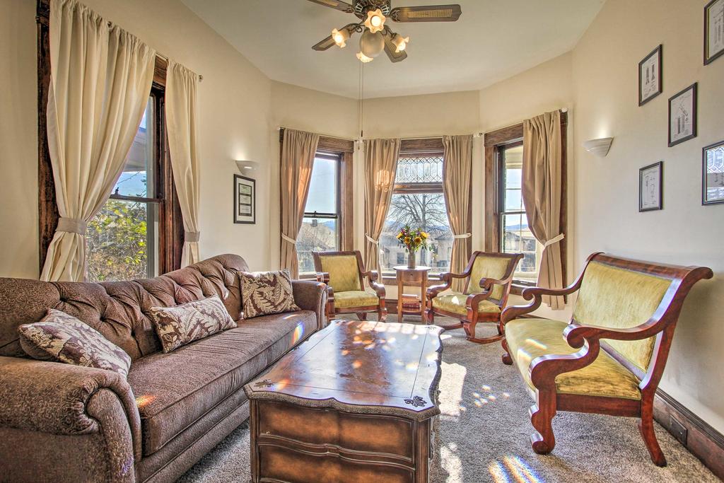 Elegant Butte Getaway - Walk To Historic Uptown! - thumb 1