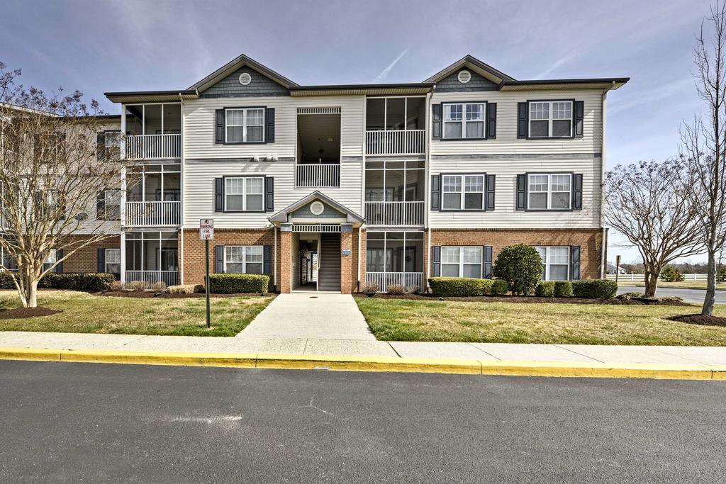 Elegant Coastal Resort Condo Minutes To Beaches! - thumb 1
