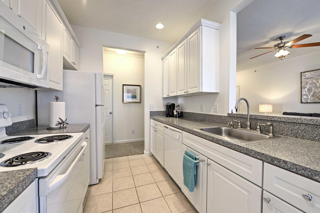 Elegant Coastal Resort Condo Minutes To Beaches! - thumb 2