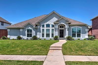Elegant Frisco Home with Yard Less Than 1 Mi to Golf Tourism Bookings