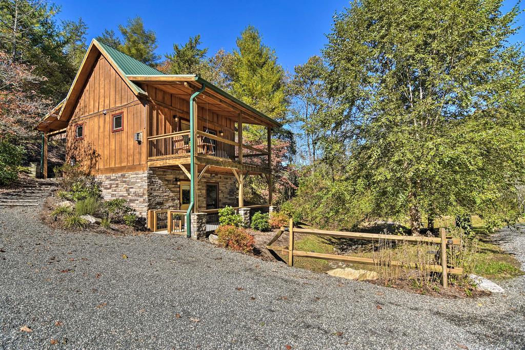 Elk Path Cabin With Hot Tub And Deck-15 Mi To Asheville - thumb 3