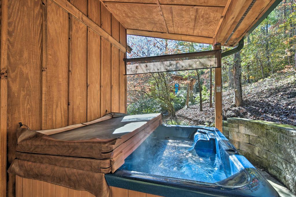 Elk Path Cabin With Hot Tub And Deck-15 Mi To Asheville - thumb 2