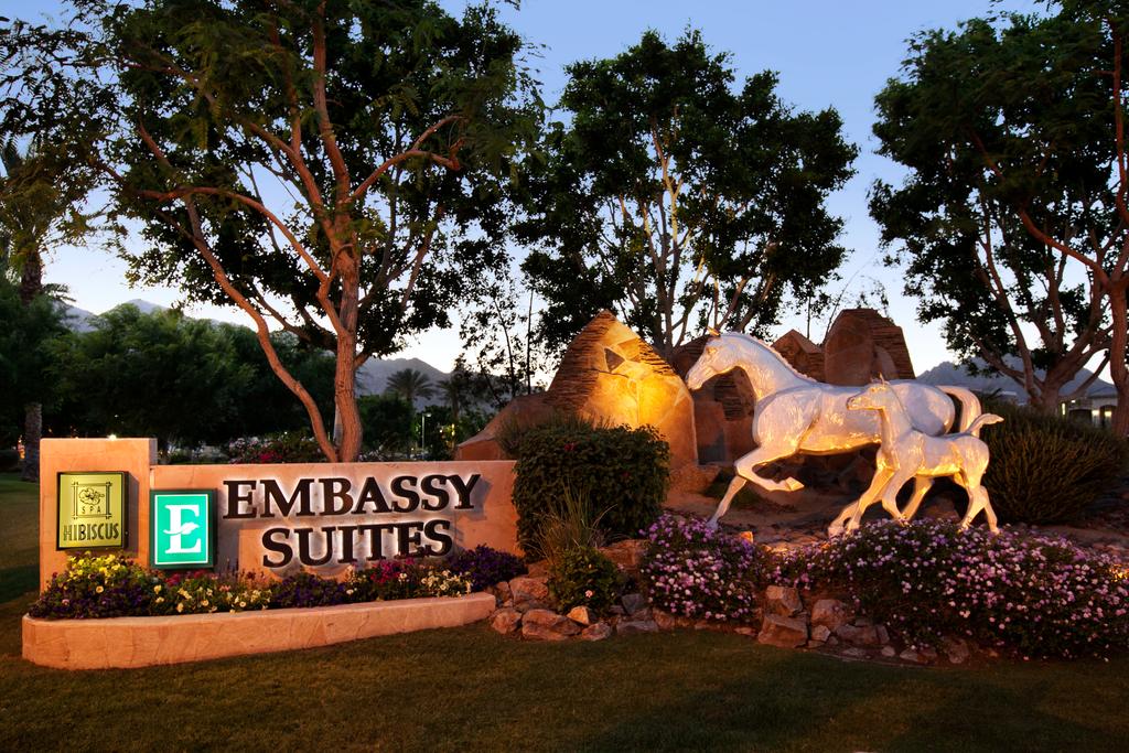 Embassy Suites La Quinta Hotel & Spa - thumb 3