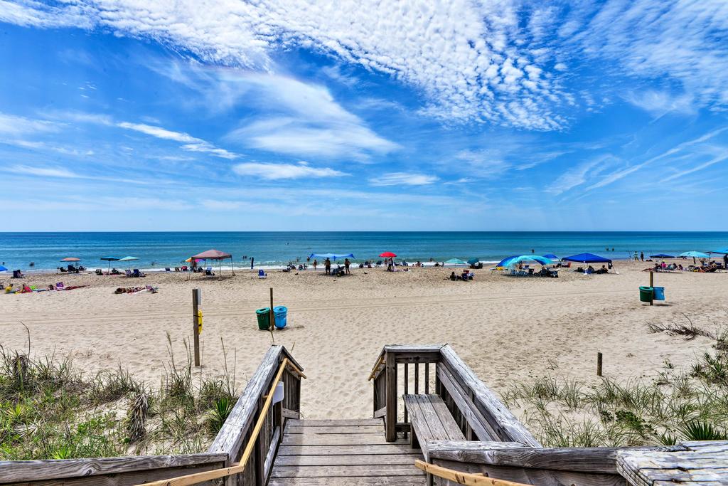 Emerald Isle Condo With Pool And Ocean Views! - thumb 2