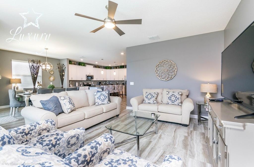 Enjoy Free Water Park And Slides - thumb 0