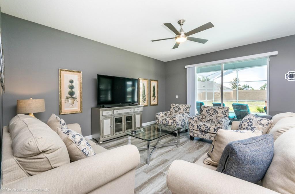 Enjoy Free Water Park And Slides - thumb 2