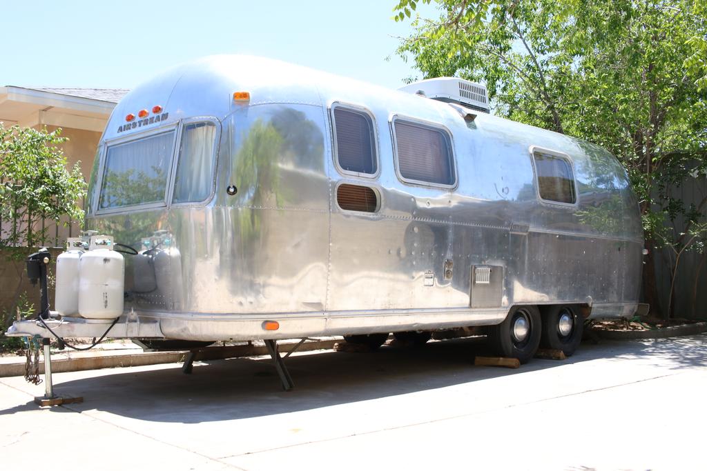 Ernest The Airstream - thumb 2