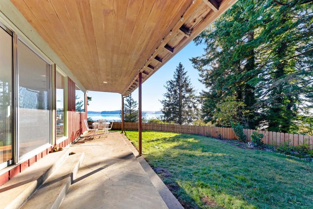 Escape At Yaquina Bay - thumb 1